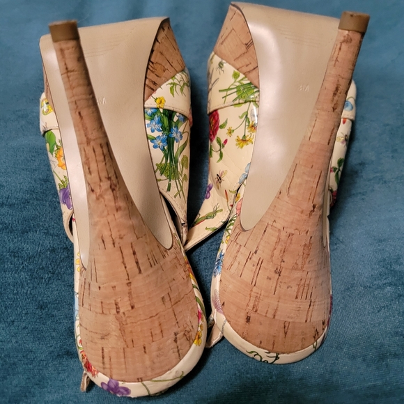 Guess Vintage Floral Cork Slingback Heels - Picture 6 of 13